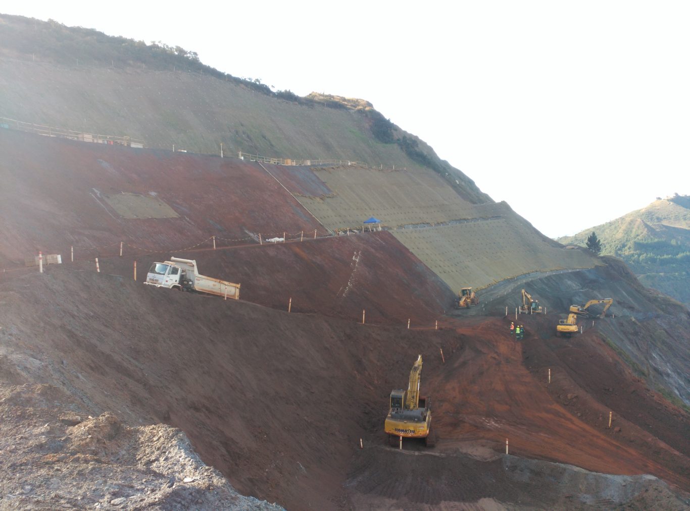 Obra 665 - Obras civis para implantação do projeto de estabilização do Setor Cava Oeste - Minas de Águas Claras. na cidade Nova Lima-MG - Vale S.A.