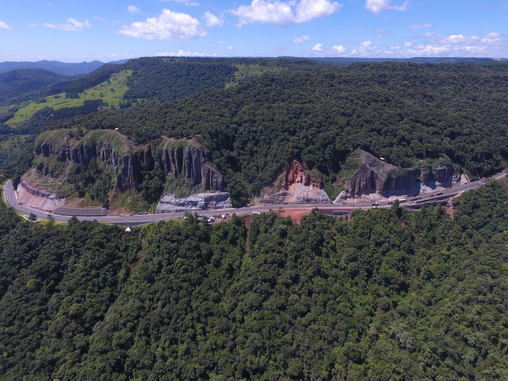 Obra 744 - Obras de Estabilização de Taludes com Tela Chumbada - AUTOPISTA PLANALTO SUL S.A