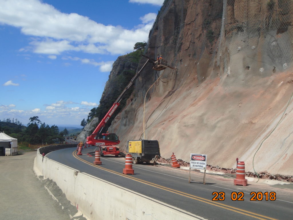 Obra 744 - Obras de Estabilização de Taludes com Tela Chumbada - AUTOPISTA PLANALTO SUL S.A