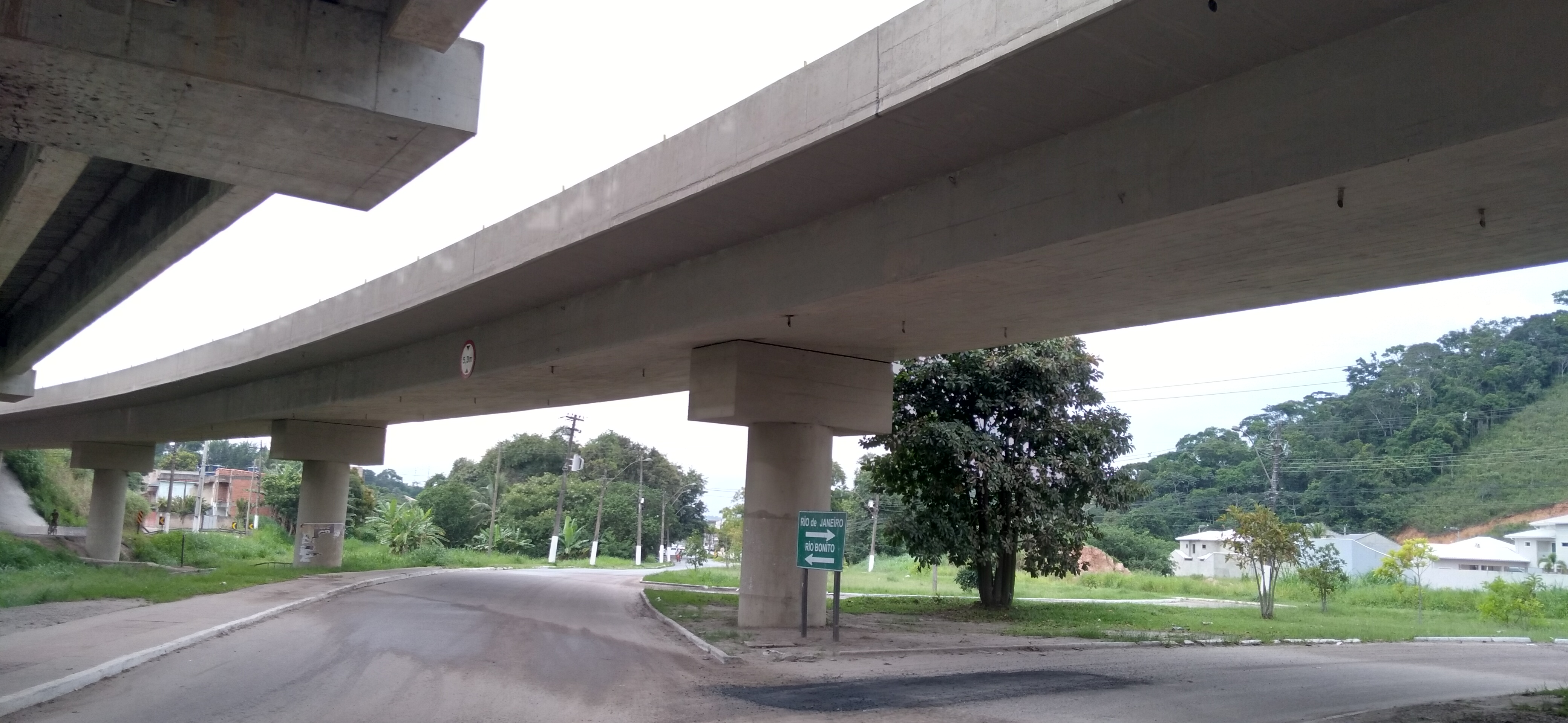 EXECUÇÃO DE OBRAS DE PASSAGEM DE FAUNA, ALARGAMENTO, REFORÇO E RECUPERAÇÃO DE PONTES PARA A AUTOPISTA FLUMINENSE
