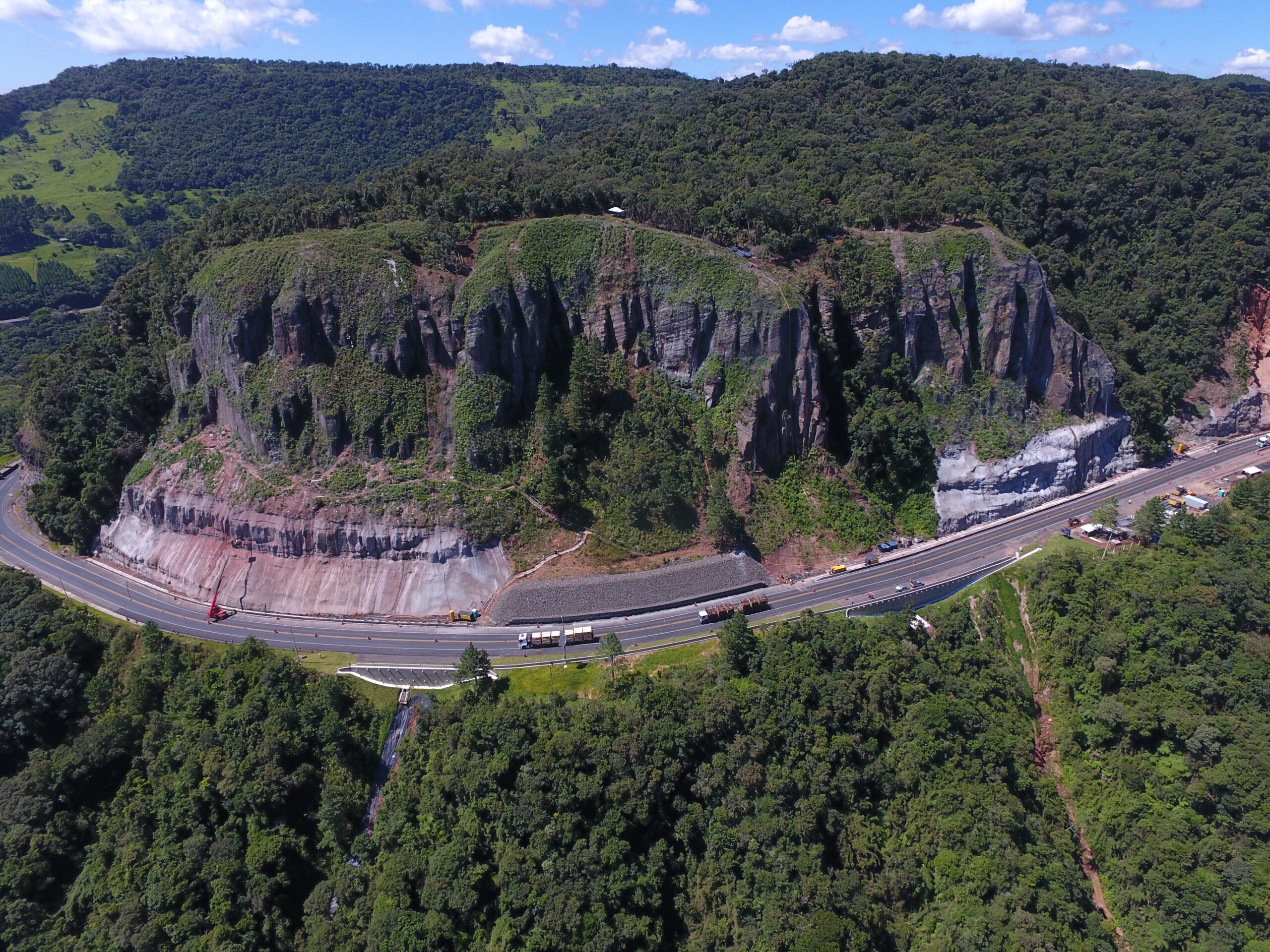 Soluções de engenharia para obras emergenciais em taludes e encostas